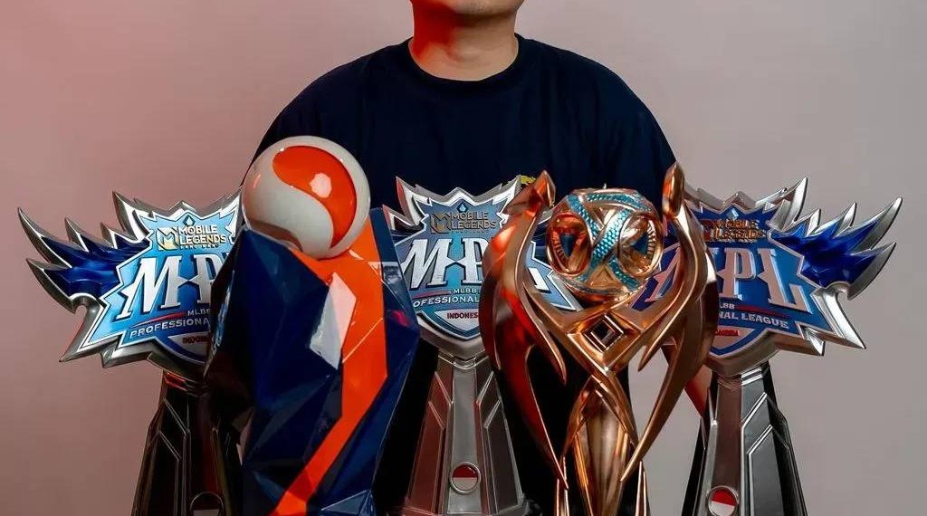 Coach Adi Ungkap Tanggal Roster Lock EVOS dan Fnatic ONIC MPL ID S14